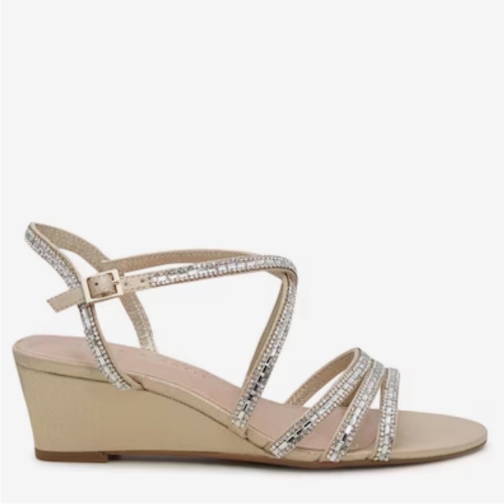 NIB Kelly & Katie Tahada Shimmer Strap Sandals